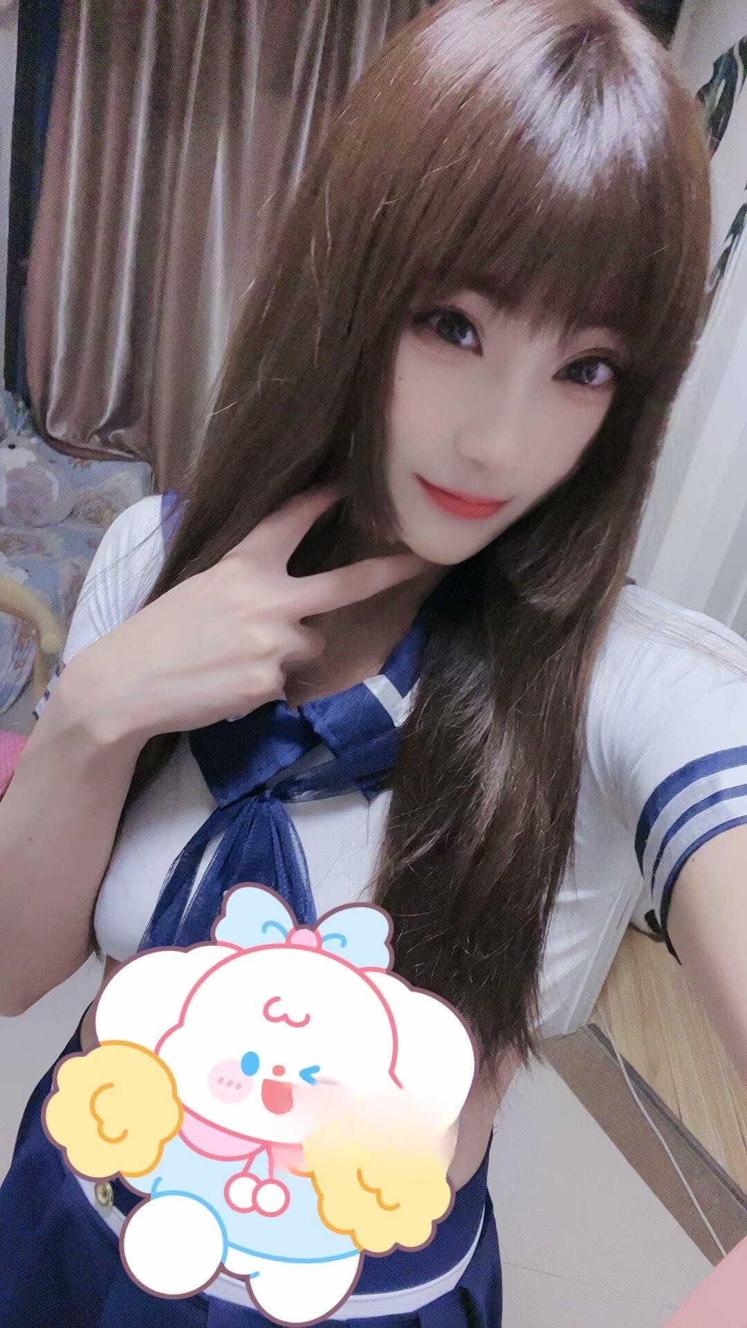 粉嫩无毛的妹子很主动