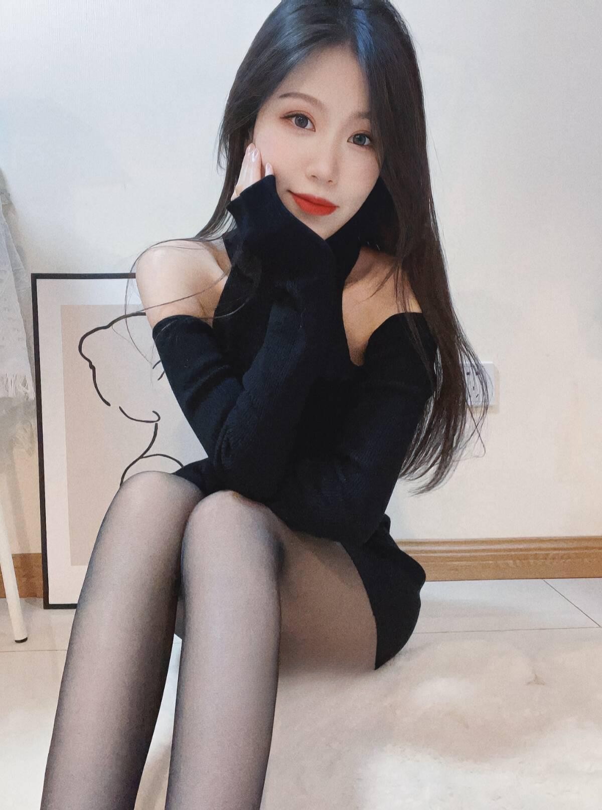 火辣性感黑丝姐姐