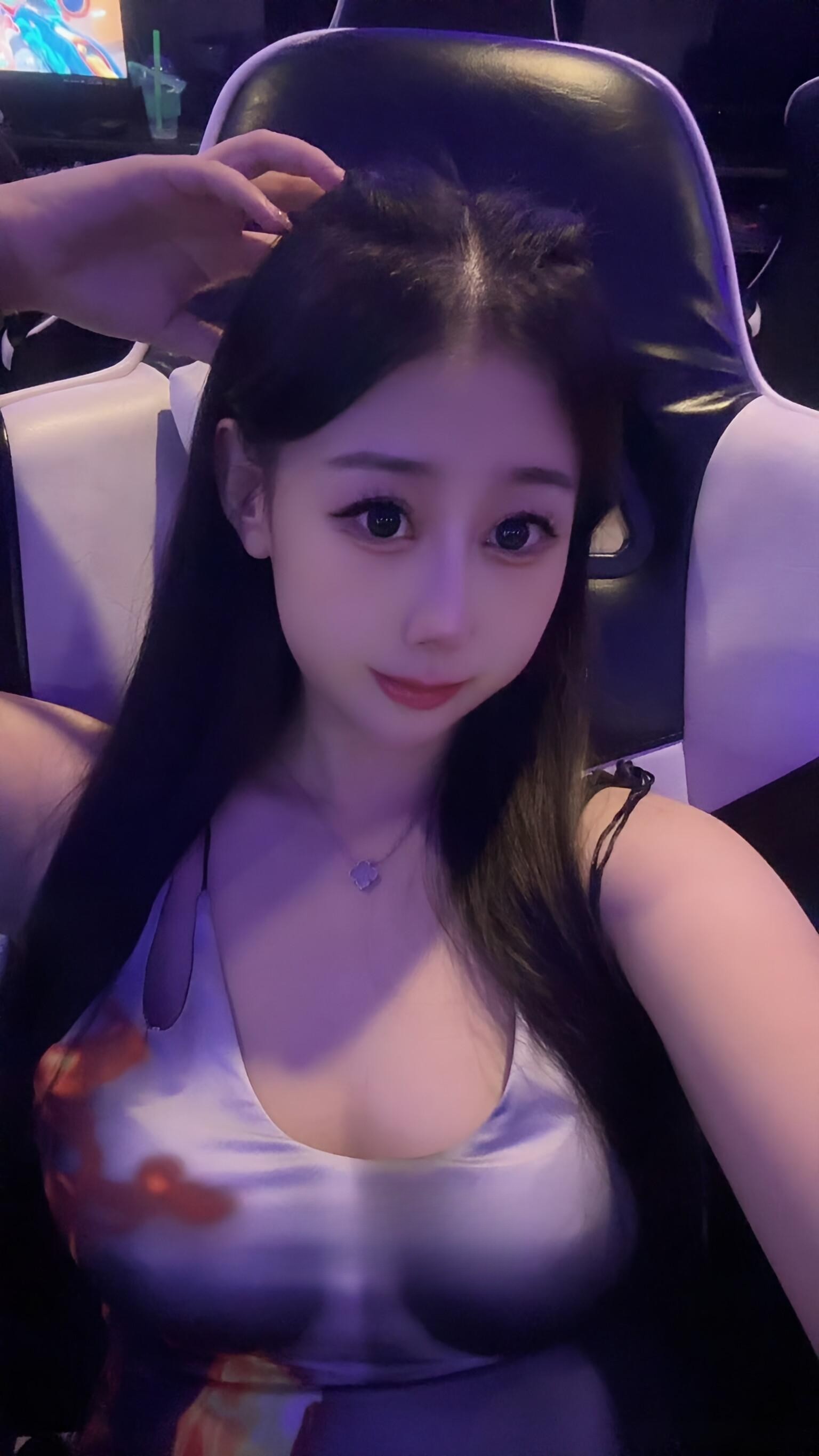 杏花岭白嫩迷人小妖精