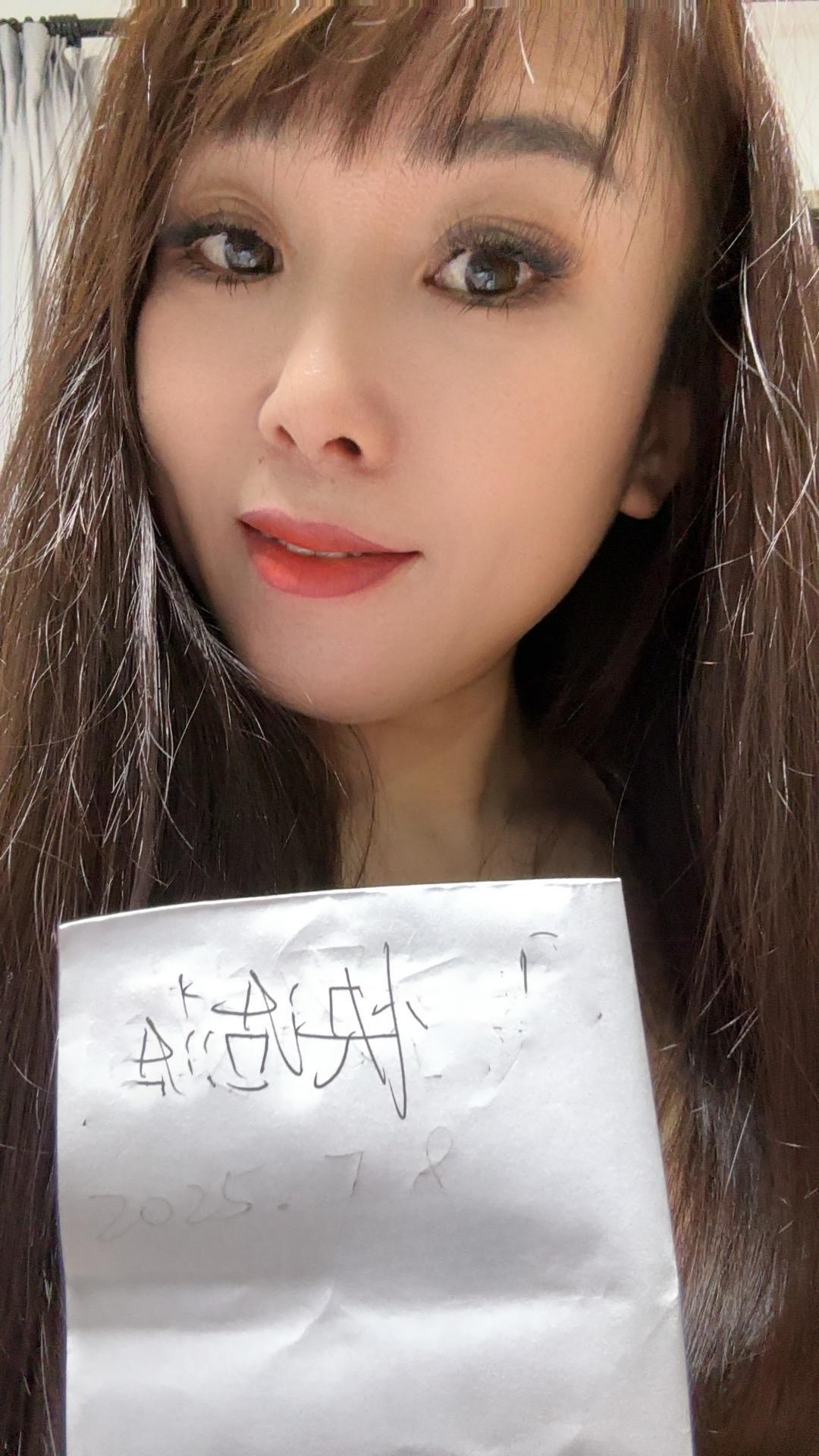 热情女友舌吻小麦