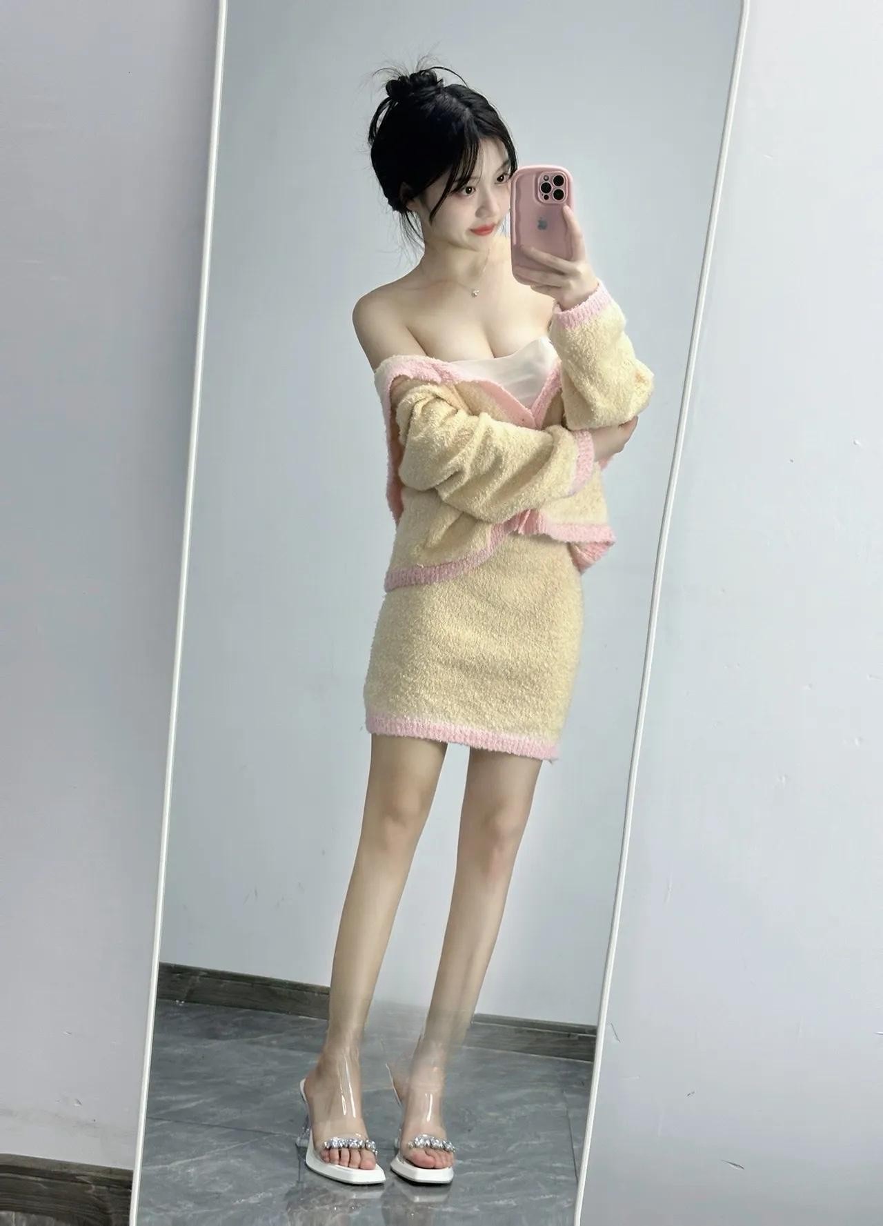 天宁娇小纤细白嫩妹