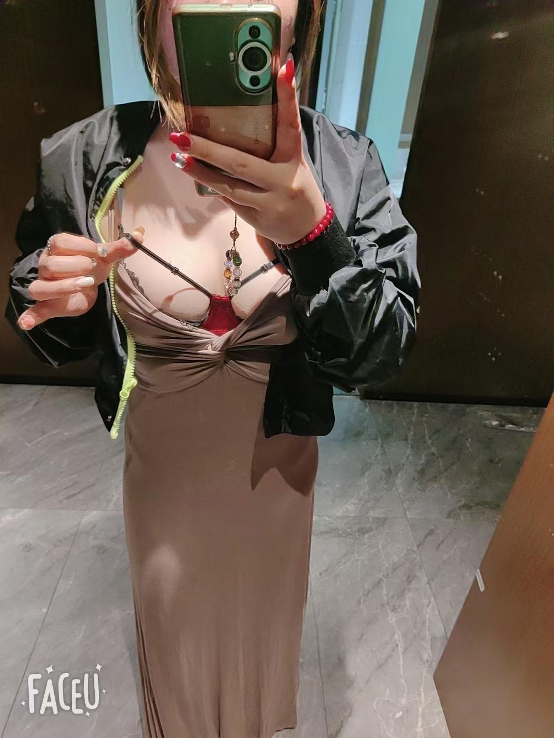 金水丰满大奶妹子