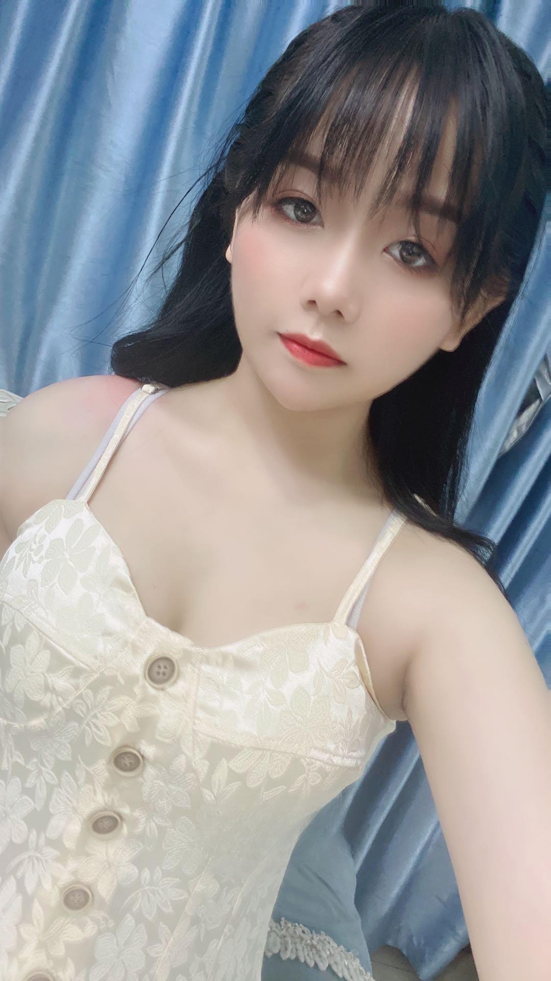 粉嫩尤物