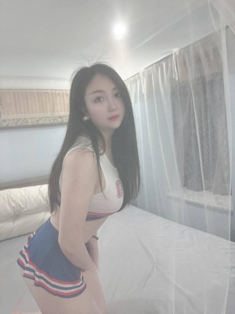 粉嫩大奶妹