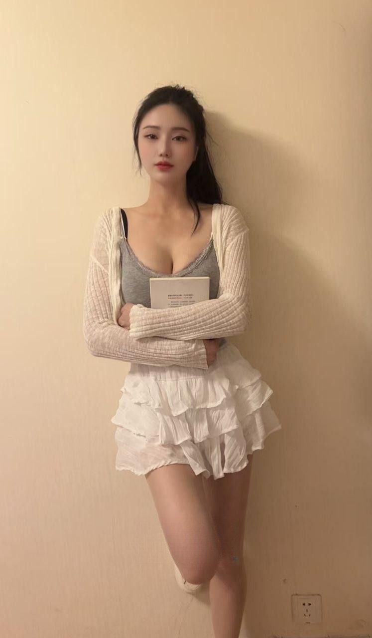 桥西大奶会喷水小骚货