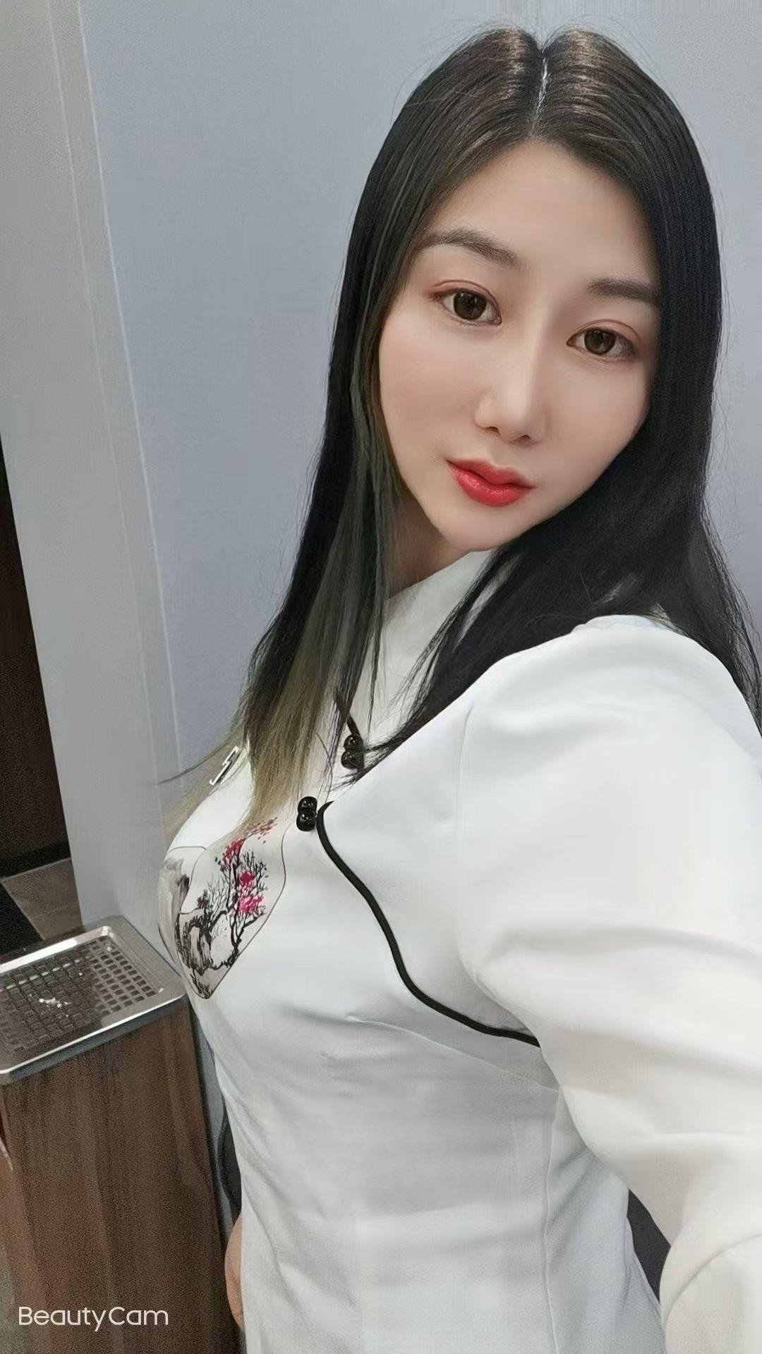 四川温柔辣妹子