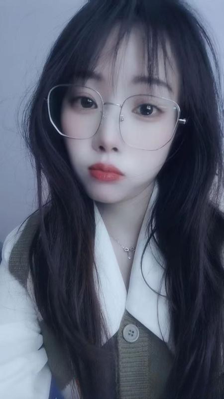 惠山区眼镜妹萌萌