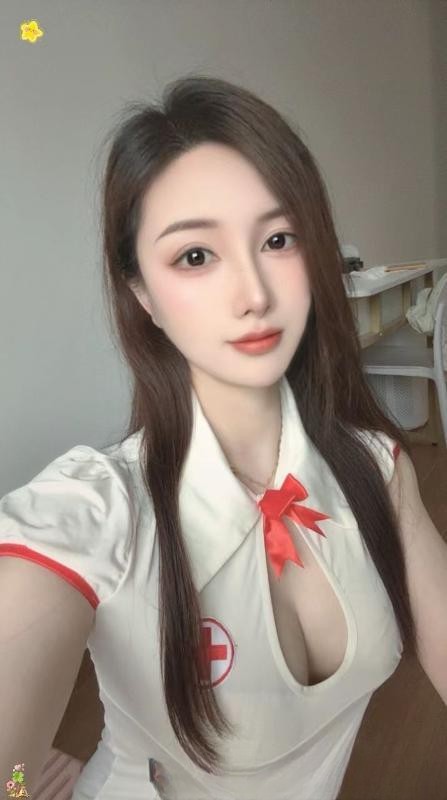 肤白貌美性感妹纸