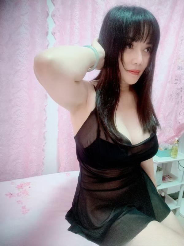梅花园大奶熟女