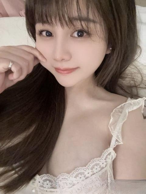 二刷大胸气质美女