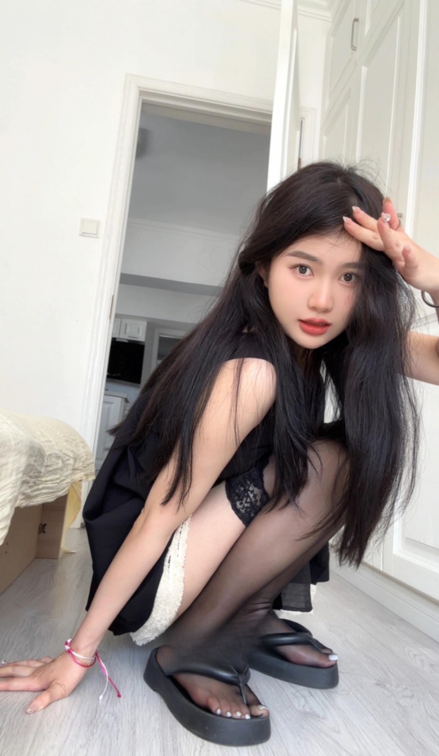 性感黑丝小妞