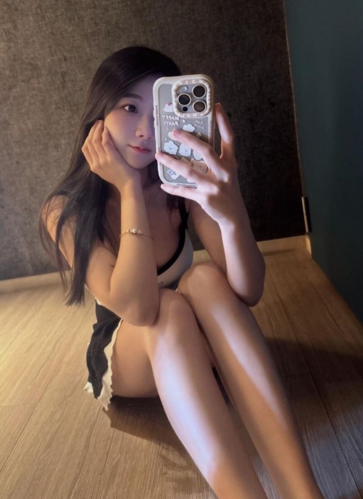 兼职骚妹360度旋转吹箫