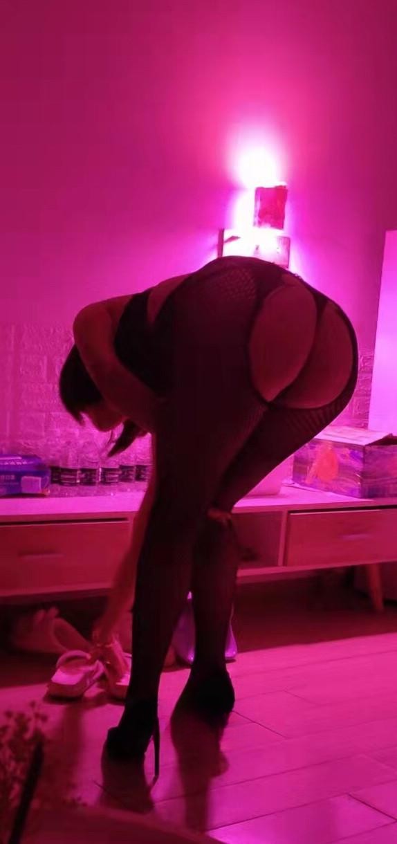 体验很骚的小姐姐