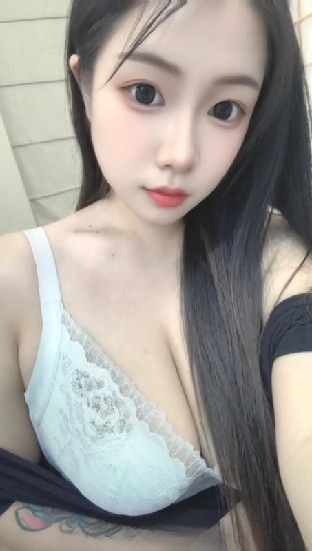 性感大胸小骚货
