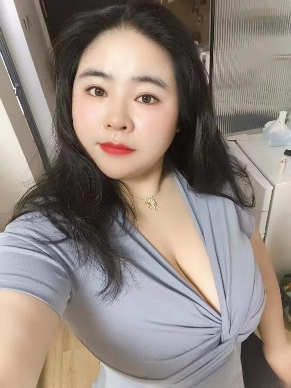 南山乳神露露
