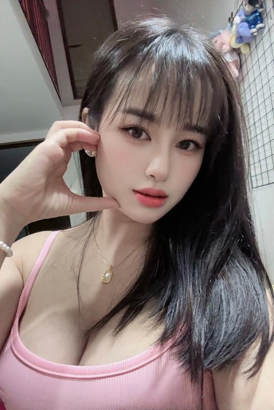 龙岗巨乳气质美女