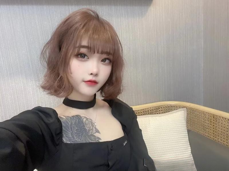 雨花萝莉小美女