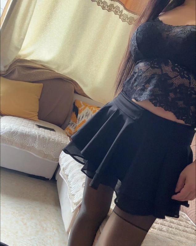 大奶丝袜骚妇