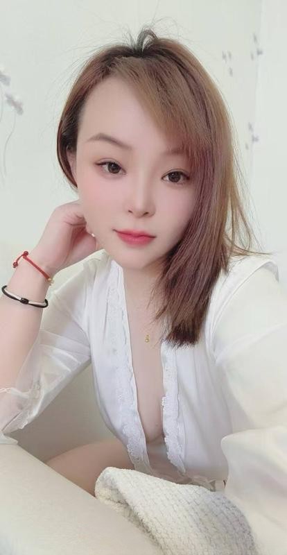 欢乐谷大胸姐姐