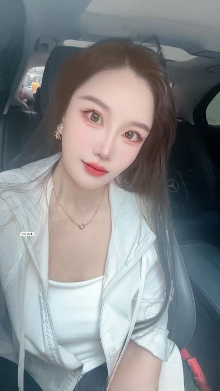 龙华西宝小姐姐