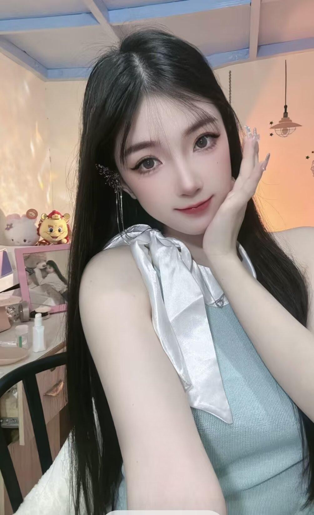 北京三点粉嫩小妹