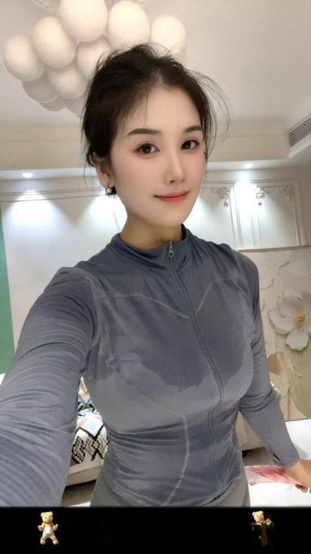 瑜伽少妇