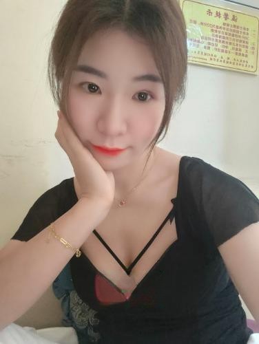身材苗条，可以口爆