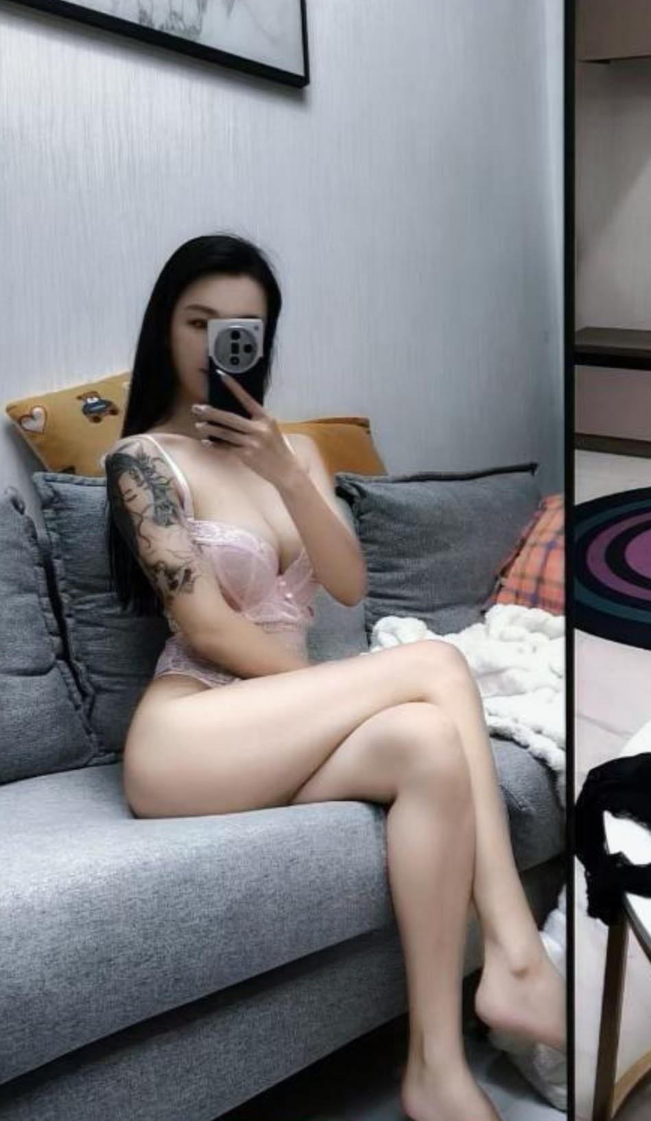 肥臀制服小太妹
