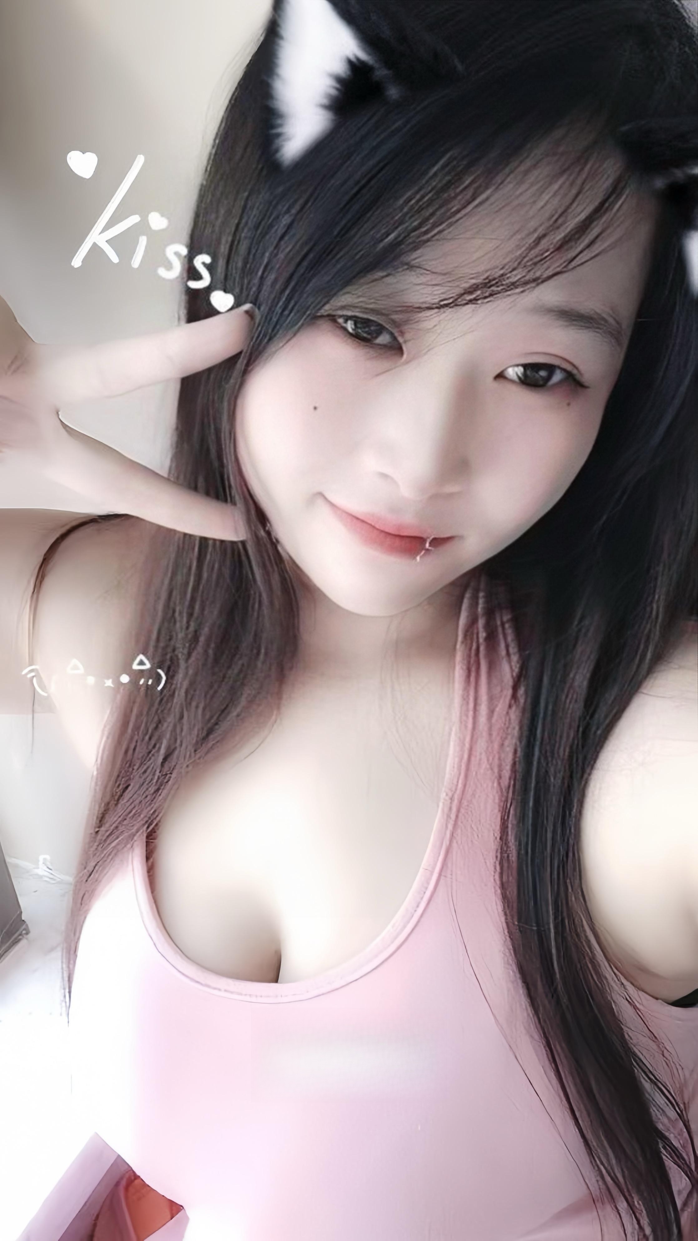 服务系巨乳少妇甜欣