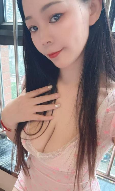 大胸韵味少女