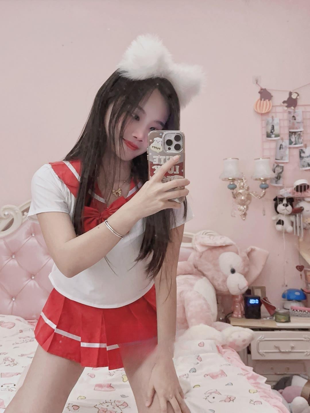 气质白嫩制服诱惑妹妹