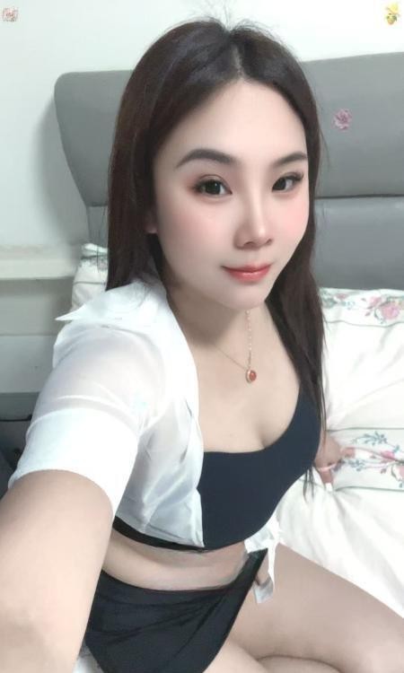 南山高颜值白皙嫩女