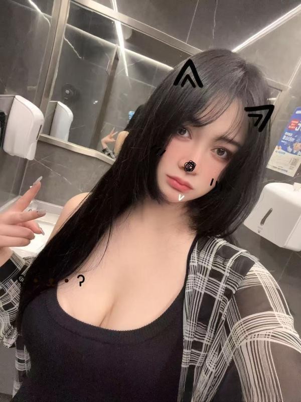 微胖天花板小月亮