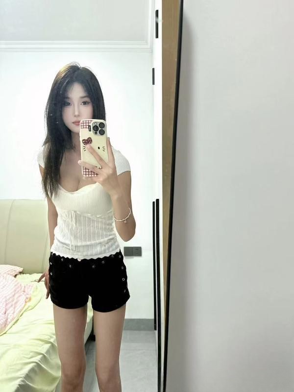 西湖区身材哇塞嫩妹