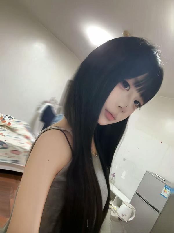 小巧玲珑型三点粉嫩妹