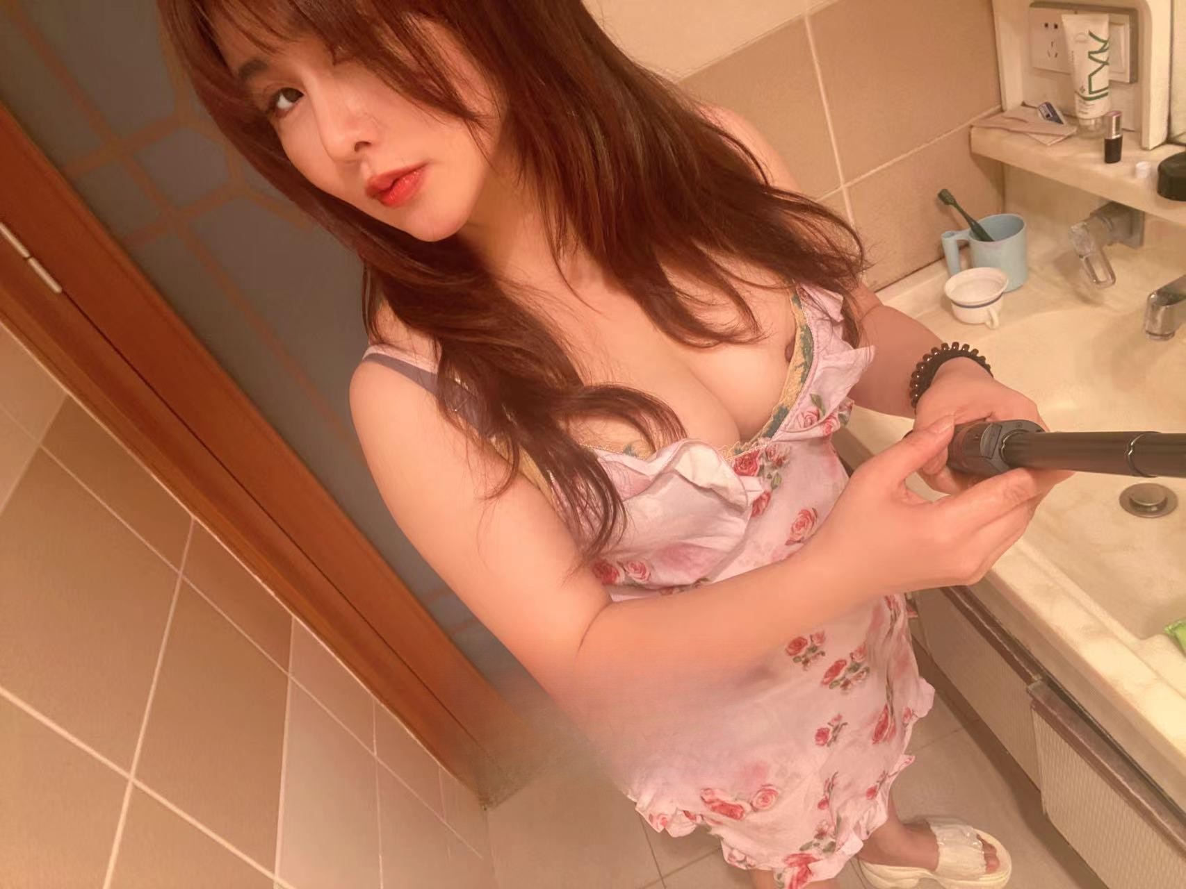 风骚翘臀大胸欲女