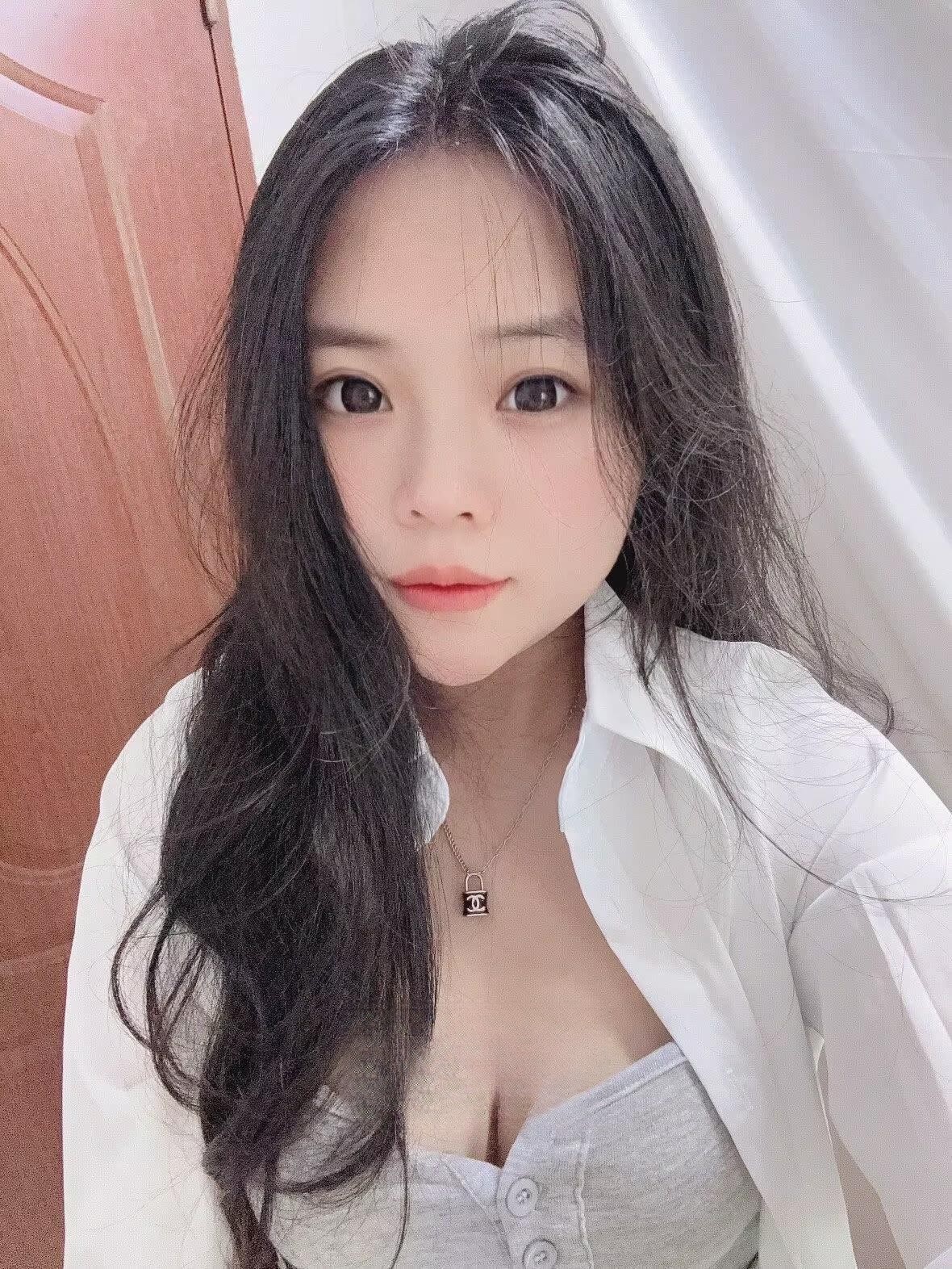 大奶美女大长腿水娃体质