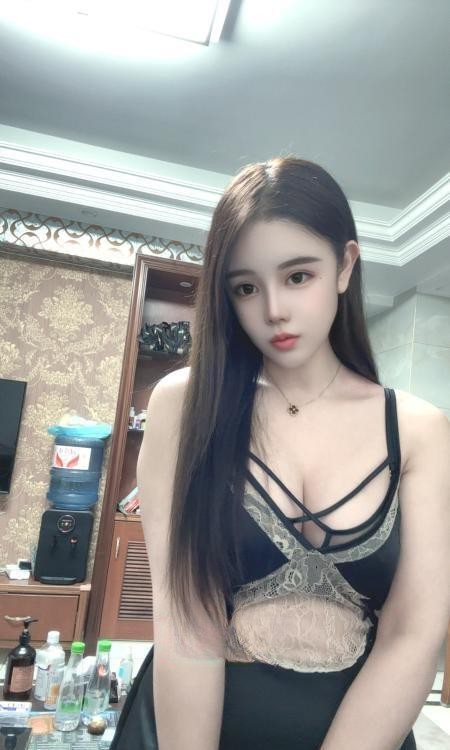 性感大胸美女