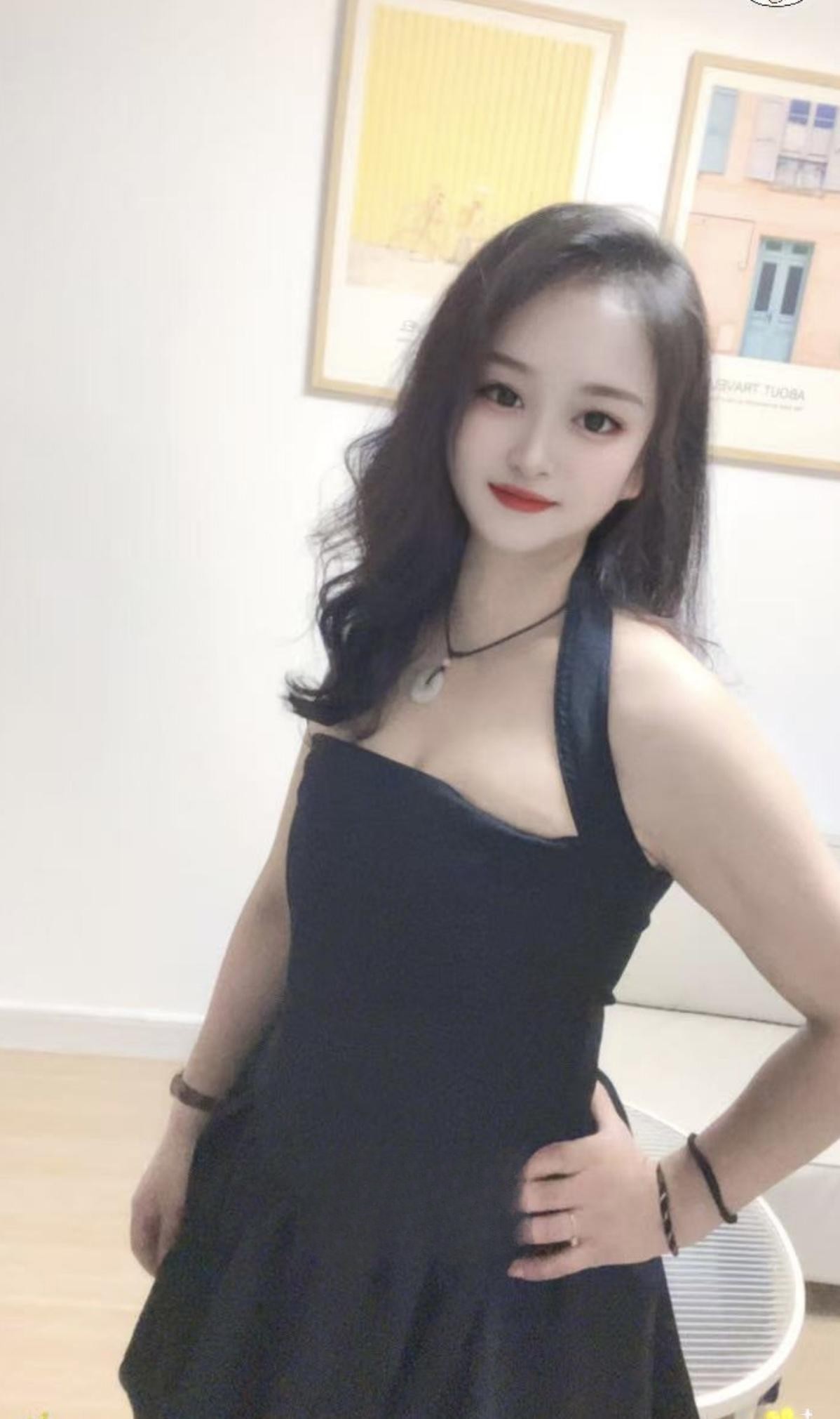 完美身材小妹盈盈乖巧听话