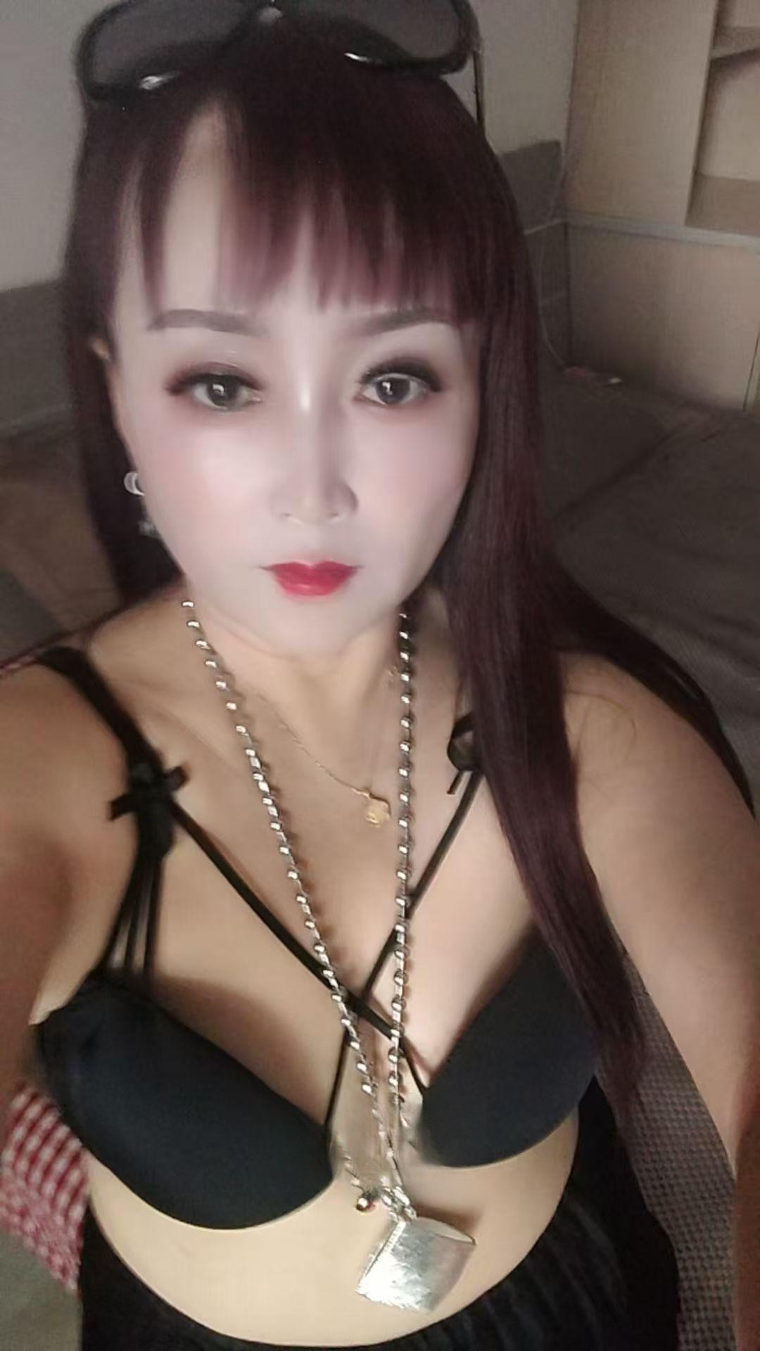 大奶韵味熟女