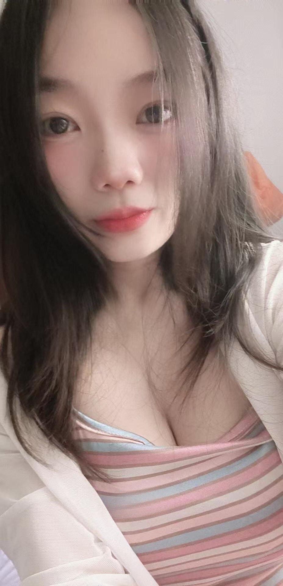 妹妹紧致小穴粉嫩多精华