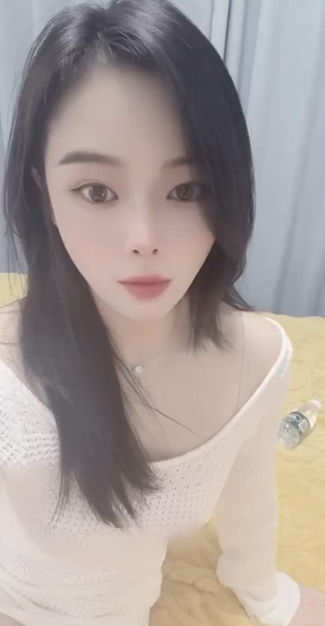 骚妞小嘴抹了蜜