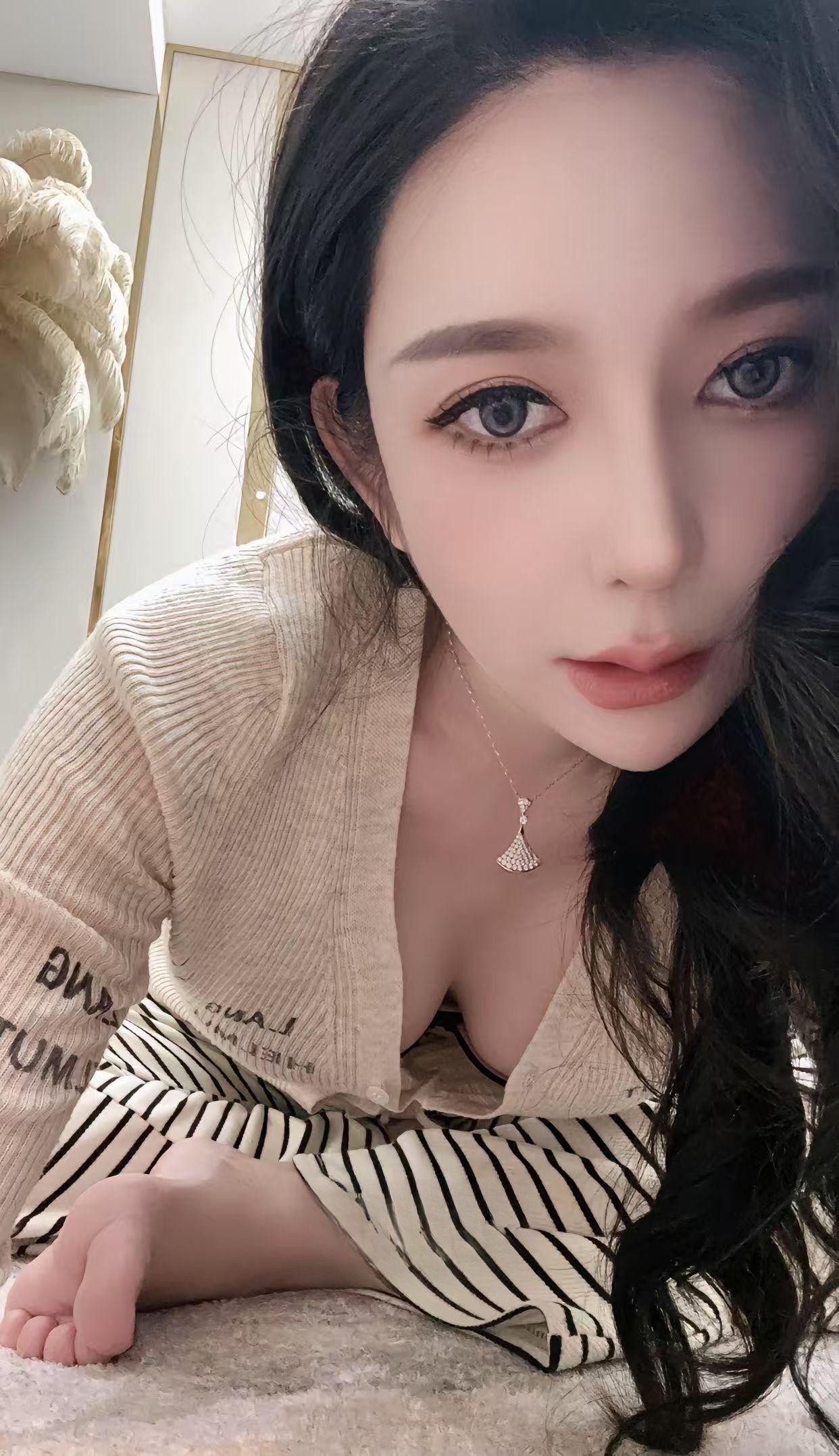 淫荡骚气御姐莉莉