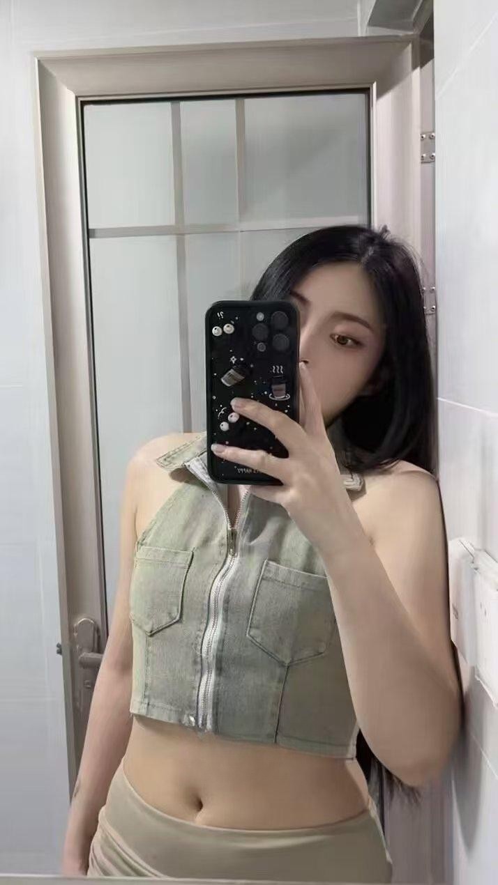 浦东性感翘臀高挑美女
