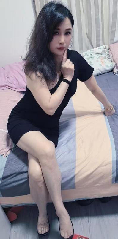 肉感熟女阿姨