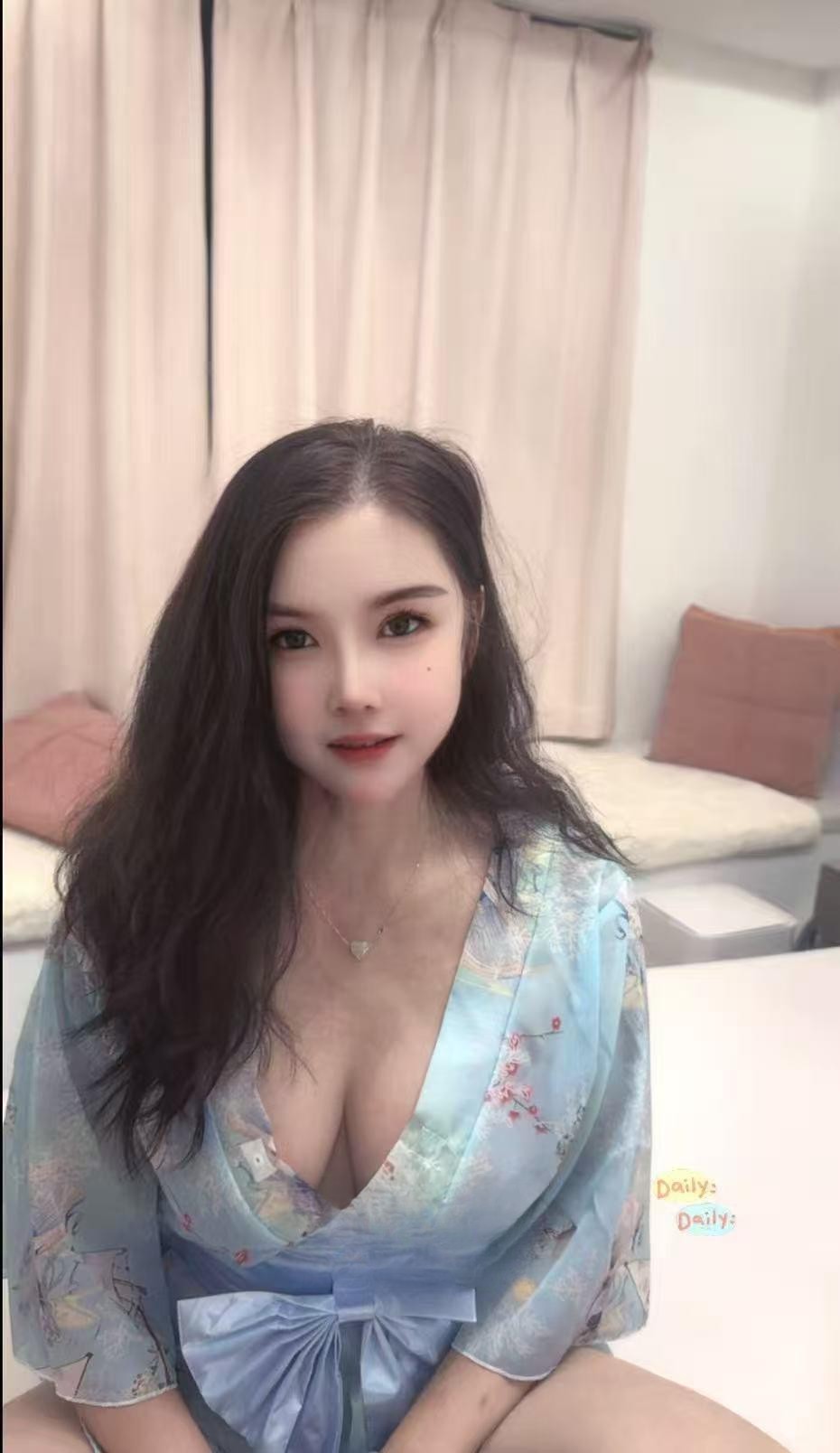 风骚大奶妹鹤顶红
