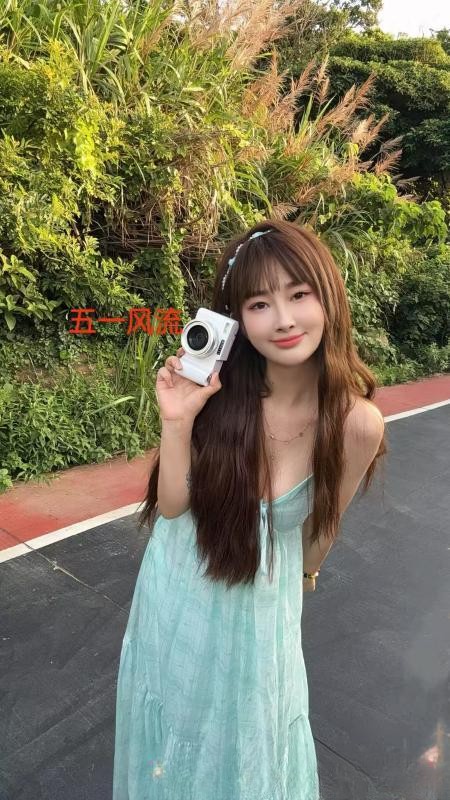 美女小妮子