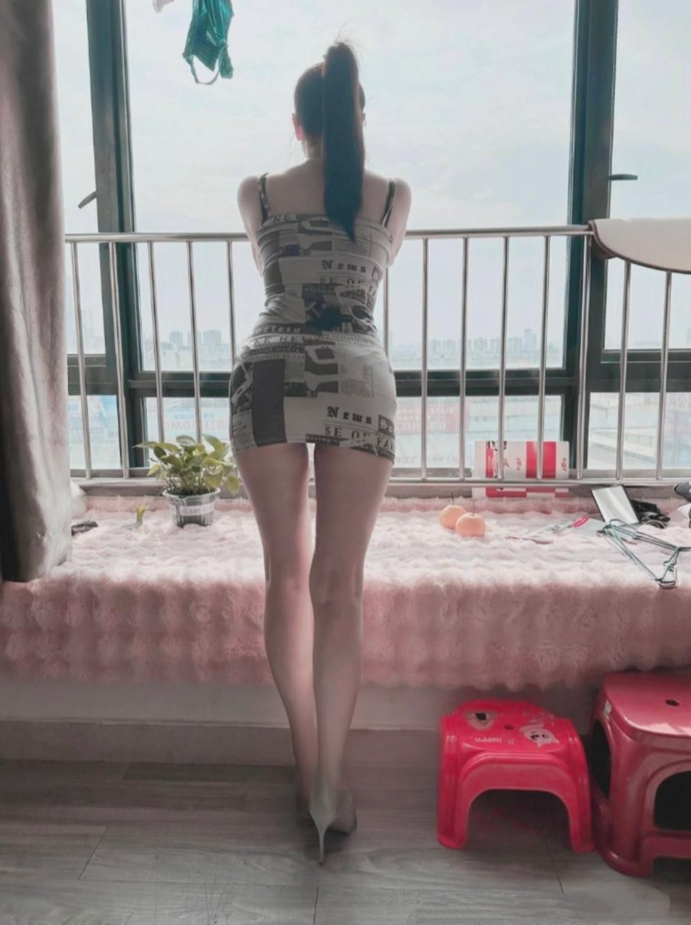 重庆丝足长腿骚货