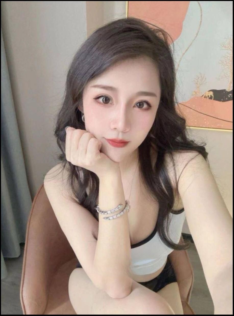 粉嫩鲍鱼性感小玉