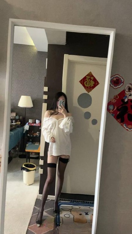 黑丝性感长腿御姐